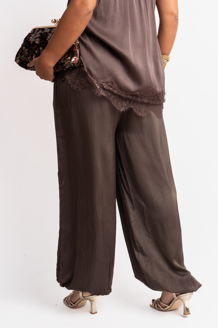 Pantalón Bombacho Raso · Marrón